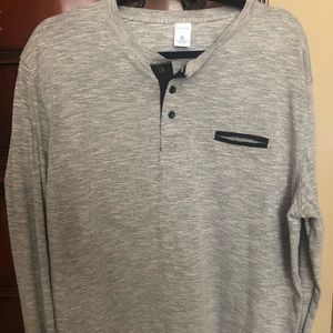 Men’s long sleeve henley size XL